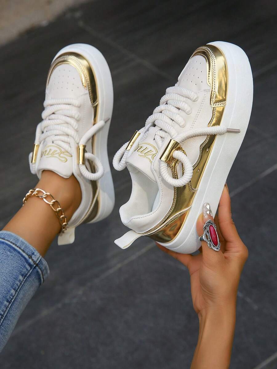 Đúng mốt Khối màu Trắng Giải trí Giày dép