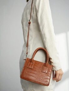 BizChic 時尚簡約的女款手提包