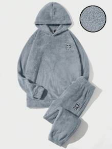 Manfinity RebelGame 男士卡通刺繡插肩袖泰迪連帽衫和褲子 - 霧霾藍 - 查看 1