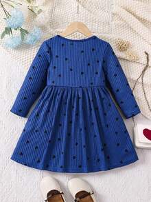 SHEIN 带字母补丁的年轻女孩心形印花圆领 T 恤连衣裙 - 藍色 - 查看 2