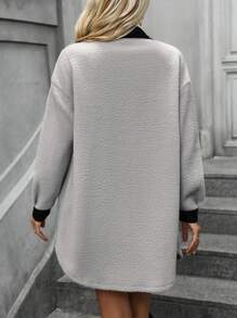 SHEIN Clasi áo Với Chi tiết về Flap , Nút phía trước Khép kín , Thả vai - Xám - Xem 2