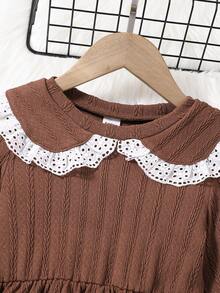 SHEIN Váy ren tay dài cổ Peter Pan cho bé gái - Cà phê - Xem 5