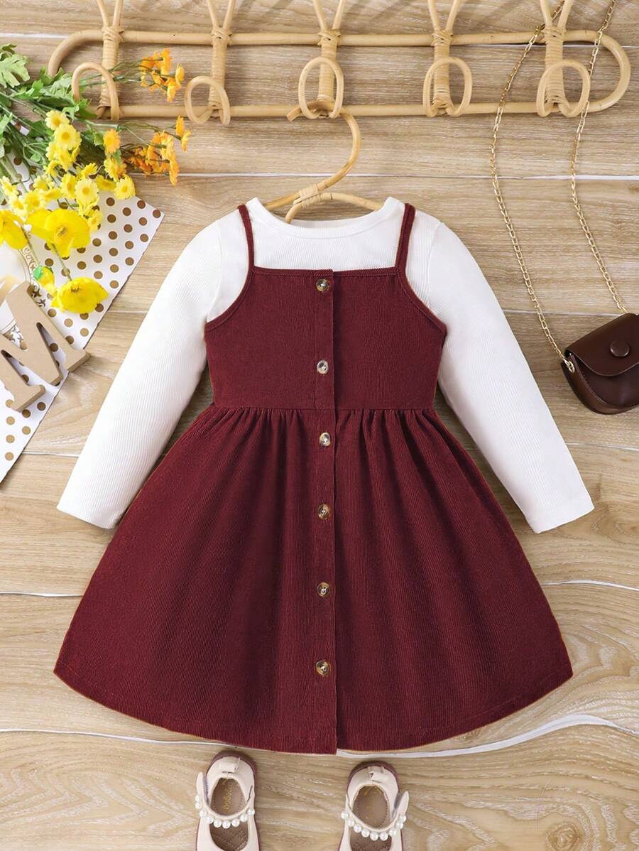 SHEIN 2入組少女休閒長袖肋紋圓領上衣和灯芯絨鈕扣吊帶裙冬季套裝 - 酒紅色 - 查看 1