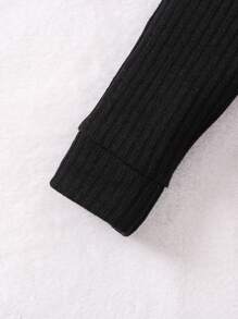 SHEIN Young Girl Heart Print Ruffle Trim Raglan Sleeve Sweatshirt & Leggings