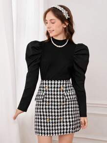 女孩直立式立領短袖、羊肚袖及大流行的工字呢短裙二件套裝 - 黑與白 - 查看 3