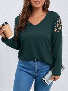 SHEIN LUNE Kích thước lớn Xu hướng: Cắt giảm Trân châu & Đinh tán Chi tiết Áo thun - Màu xanh lá cây đậm - Xem 3