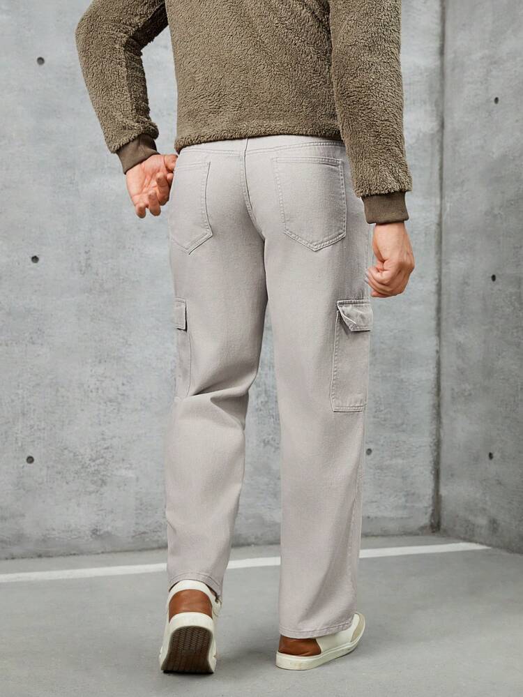 Loose Men's Cargo Jeans With Flap Pockets On The Side