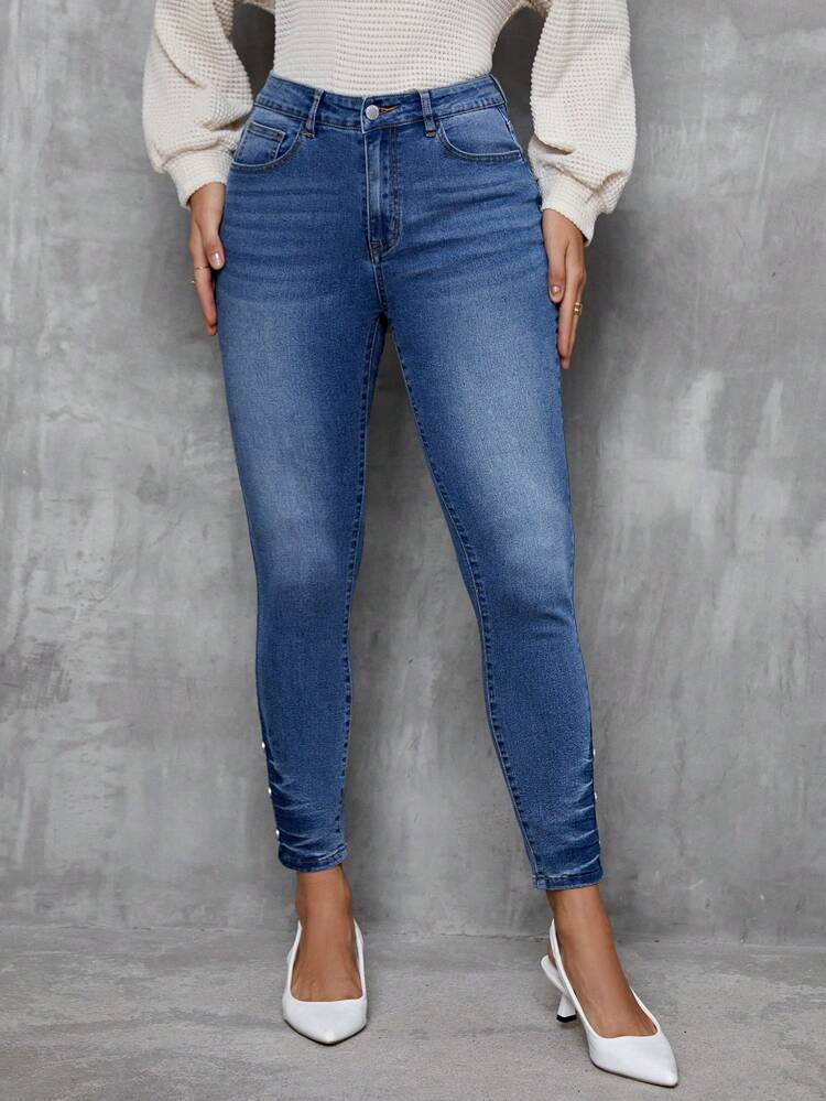 Women's Skinny Jeans With Slanted Pockets, Button Details