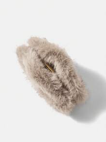 MOTF PREMIUM FLUFFY HAIR CLAW - Camel - View 3