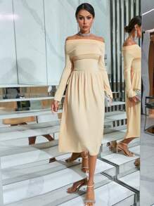 Aveloria 一字肩褶邊洋裝