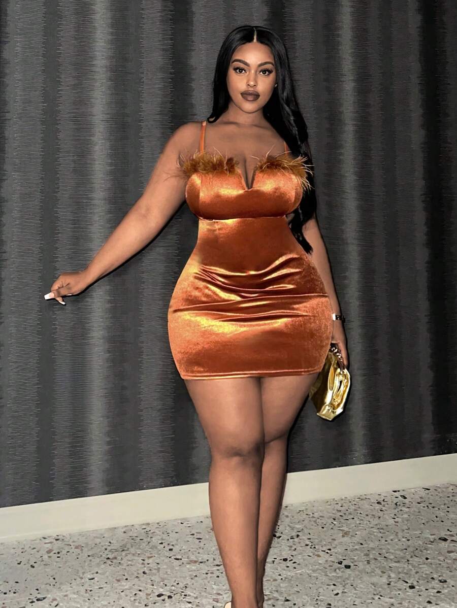 Slaydiva 大碼毛茸邊緊身上衣絲絨吊帶緊身洋裝 - 棕色 - 查看 1