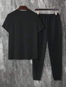 Manfinity LEGND 男士字母印花t恤和褲子兩件套裝 - 黑色 - 查看 2