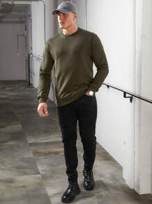 RueChic Men Letter Graphic Sweatshirt - Army Green - View 3