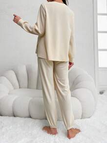 SHEIN 孕婦字母圖案可調節腰圍休閒服套裝 - 米色 - 查看 2