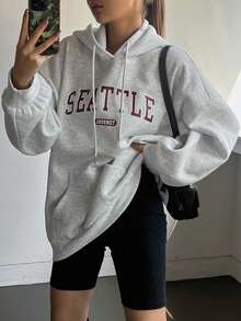 DAZY Đồ họa Chữ cái Túi kangaroo Thả vai Dây rút Hoodie - Màu Xám nhạt - Xem 4