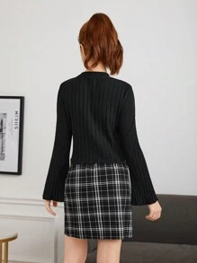 少女荷葉袖t恤和格紋裙子的兩件套裝 - 黑色 - 查看 2