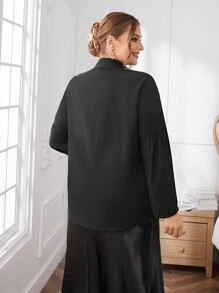 SHEIN Privé 大尺碼仿珍珠裝飾翻領襯衫 - 黑色 - 查看 2