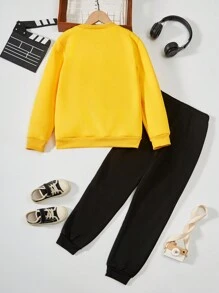 SHEIN Con trai Giải trí Trang phục trên phố Mặt In Áo nỉ Và Quần Chạy bộ Bộ - Màu vàng - Xem 2