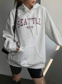 DAZY Đồ họa Chữ cái Túi kangaroo Thả vai Dây rút Hoodie - Màu Xám nhạt - Xem 1