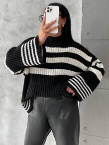 SHEIN Cottnline كنزة صوفية قطنية بنمط شريطي بياقة منسدلة، للشتاء - أبيض وأسود - مشاهدة 3