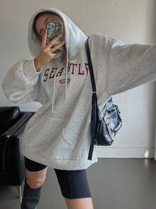 DAZY Đồ họa Chữ cái Túi kangaroo Thả vai Dây rút Hoodie - Màu Xám nhạt - Xem 6