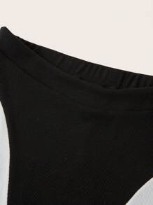 SHEIN EZwear Letter Graphic Contrast Striped Side Crop Tee & Bodycon Skirt - Hitam dan Putih - View 6