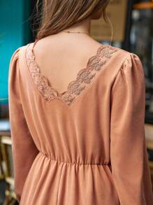 SHEIN Frenchy V領荷葉袖連身裙