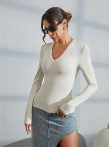 SHEIN Essnce Quý cô Thon gọn Cổ chữ V Áo thun - Màu be - Xem 1