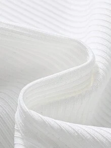 適合少女穿著的實色空心背心，時尚、簡潔且實穿的空心設計，高質感的面料，適合搭配穿著 - 黑與白 - 查看 8