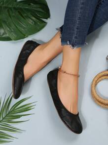 Women Simple Folding Ballet Flats, Casual Everyday Wear - Black - View 2