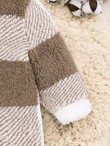 SHEIN Baby Girl Buffalo Plaid Pattern Hooded Teddy Jumpsuit - Khaki - View 3