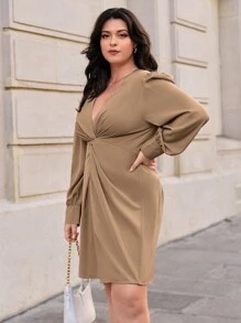 SHEIN Privé Kích thước lớn Xoắn Thiết kế nút Đầm - Màu Khaki - Xem 3