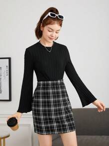 少女荷葉袖t恤和格紋裙子的兩件套裝 - 黑色 - 查看 3