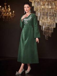 Al Najma 女士阿拉伯风格仿珍珠镶嵌连衣裙 - 墨綠色 - 查看 3