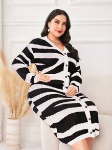 Mulvari Women's Plus Size Full Printed Single-breasted Sweater Dress - Black and White - View 3