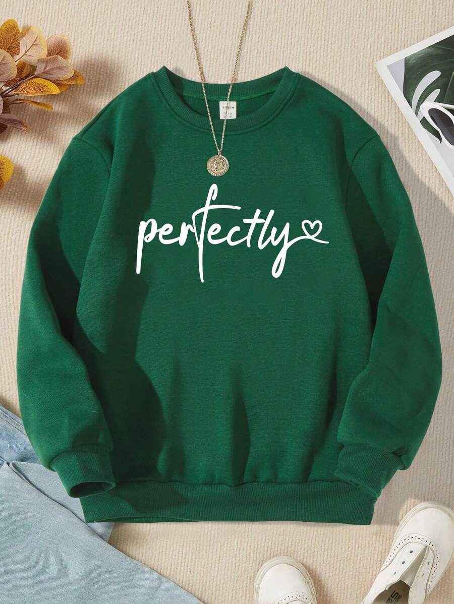 SHEIN Sudadera de forro polar para niña preadolescente con estampado de letras y corazones - Verde Oscuro - Ver 1