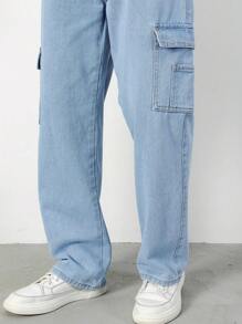 Manfinity Hypemode Men Cotton Embroidery Flap Pockets Cargo Jeans, Baggy Cargo Jeans, Cargo Jeans, Blue Baggy Jeans, Men Cargo Jeans - Light Wash - View 7