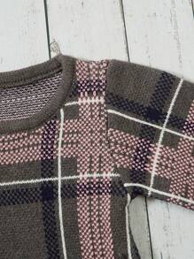 SHEIN Toddler Girls' Plaid Jacquard Double Pocket Round Neck Sweater Dress