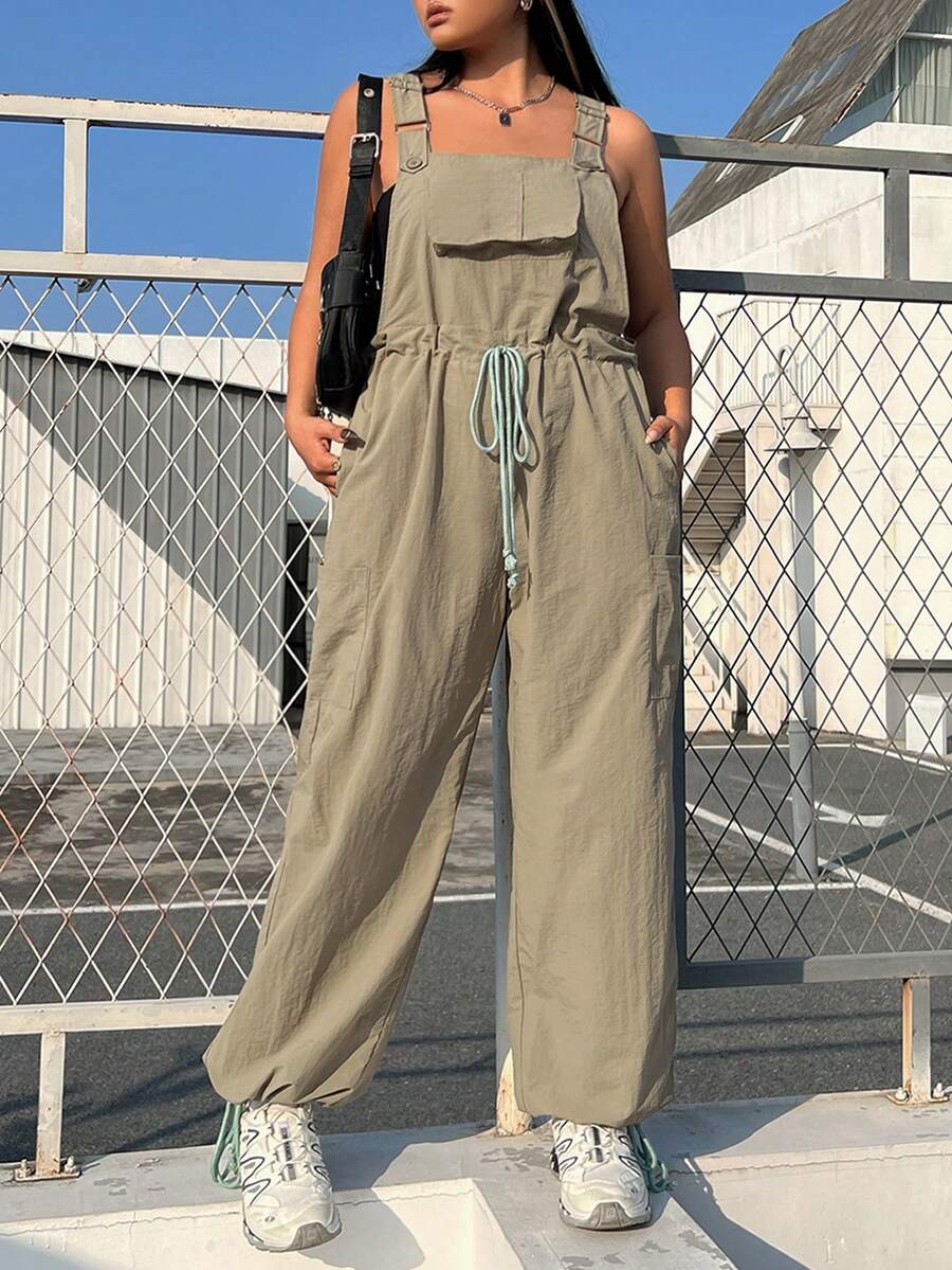 SHEIN EZwear Talla grande Mono overol de cintura con cordón con bolsillo con solapa sin top tubo - Verde militar - Ver 1