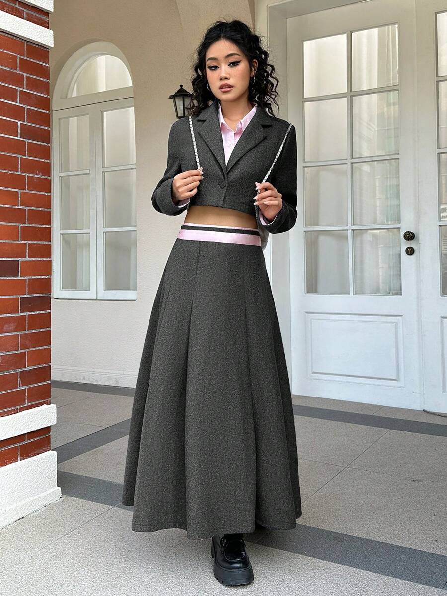 SHEIN EZwear Bộ đồ nữ gồm áo croptop và chân váy cổ bẻ, phối sọc. - Xám - Xem 1