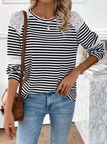 SHEIN LUNE 蕾絲拼接條紋印花插肩袖 T 卹 - 黑與白 - 查看 1