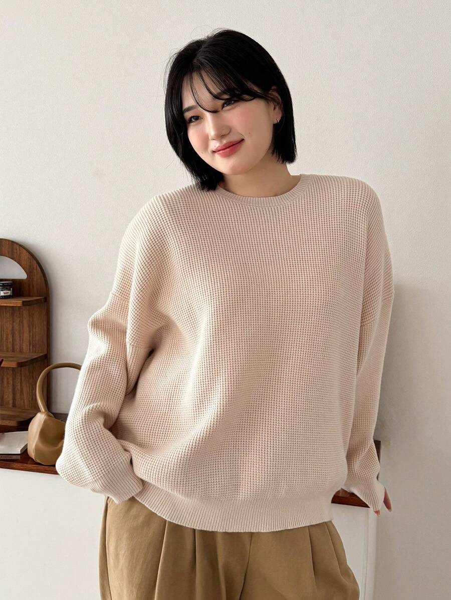 Dazy Petite Plus Màu thuần Thả vai Áo len Áo chui đầu - Màu be - Xem 1