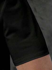 Manfinity Homme 男士缺口领T恤，男士黑色性感上衣，男士健身衫，男士黑色T恤，修身T恤 - 黑色 - 查看 3