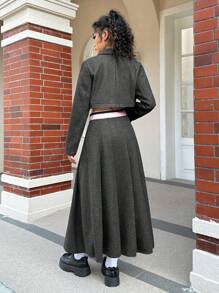 SHEIN EZwear Bộ đồ nữ gồm áo croptop và chân váy cổ bẻ, phối sọc. - Xám - Xem 2