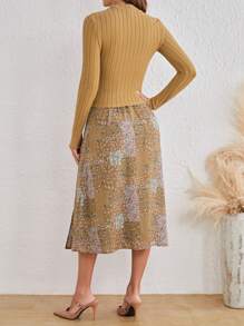 SHEIN Frenchy Rib-knit Tee & Ditsy Floral Split Thigh Skirt - Khaki - View 2