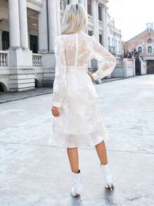 Aveloria Sukienka damska z długim rękawem i kontrastową siateczką w kwiaty