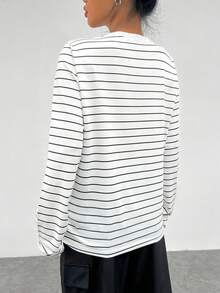 SHEIN EZwear 女士條紋印花t恤 - 黑與白 - 查看 2