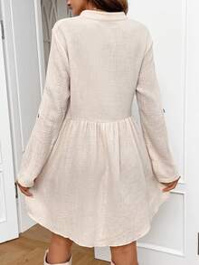 SHEIN Frenchy 女士前排扣裝飾v領連衣裙 - 杏色 - 查看 2