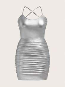 SHEIN ICON 大碼露背交叉褶邊金屬質感緊身洋裝 - 銀色 - 查看 1