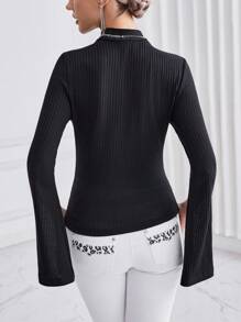 SHEIN Privé 對比邊飾立領分裂鈴形袖t卹 - 黑與白 - 查看 5